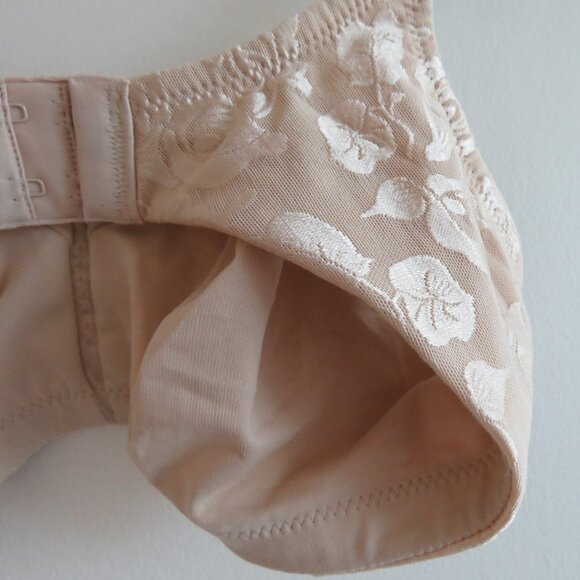 WACOAL Awareness Full Figure Seamless Wire Free Bra in Sand Lace - Size 36B - Picture 11 of 13